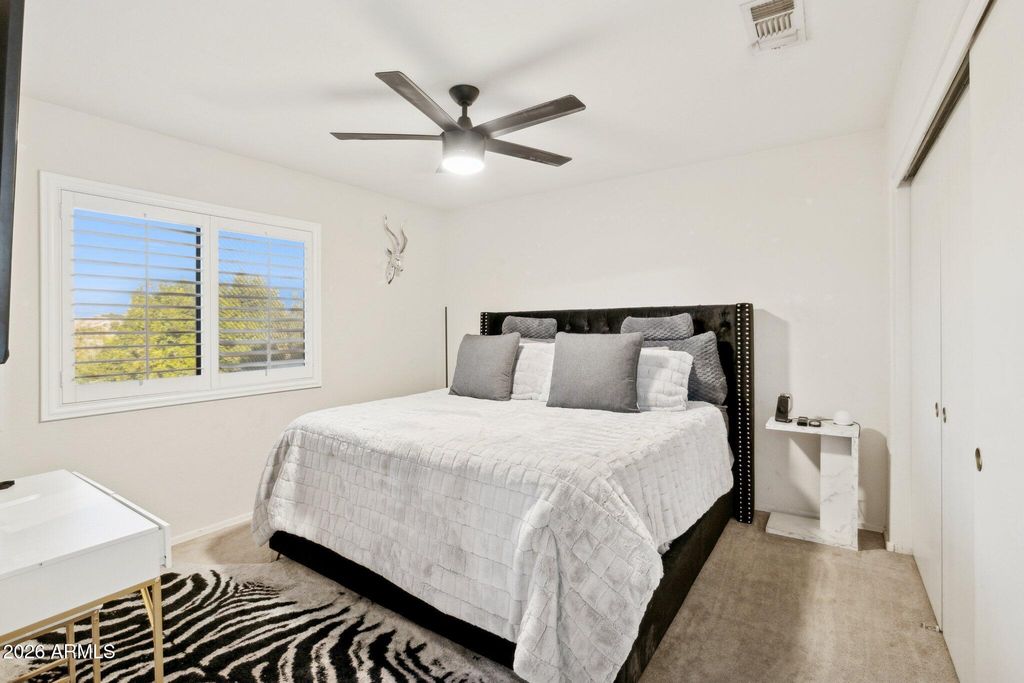 Image 23 of property listing at 4376 E Anderson Drive, Phoenix, AZ 85032