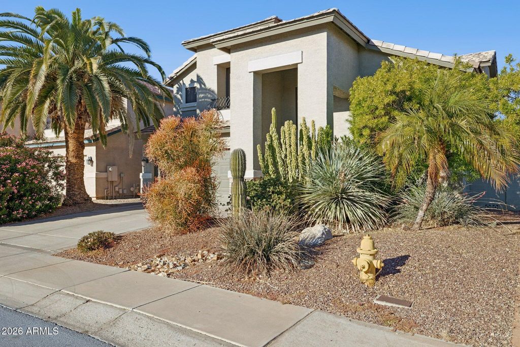 Image 3 of property listing at 4376 E Anderson Drive, Phoenix, AZ 85032