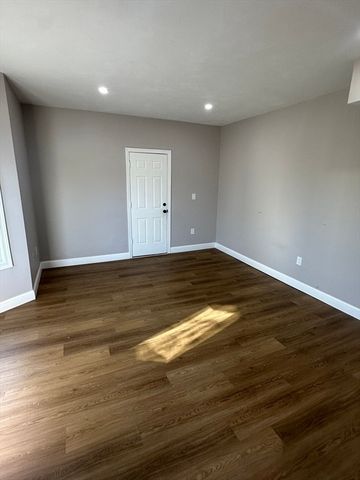 24 East Chestnut St, Brockton, MA 02301