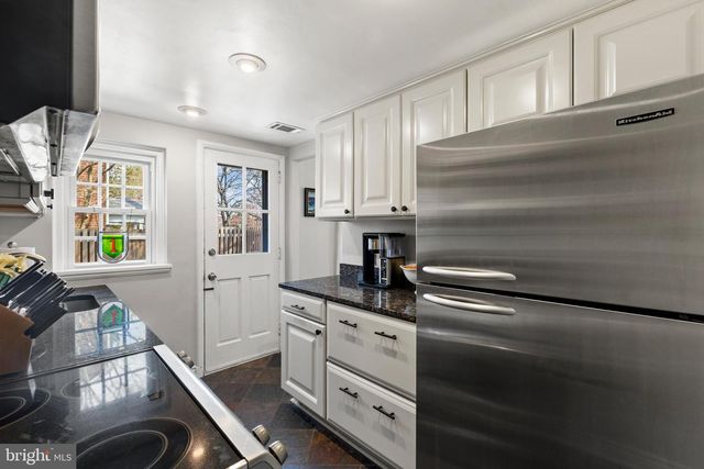 3045 S ABINGDON ST, Arlington, VA 22206