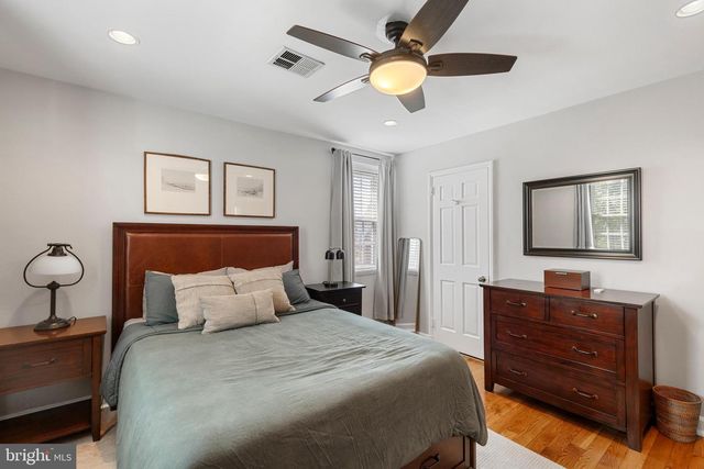 3045 S ABINGDON ST, Arlington, VA 22206