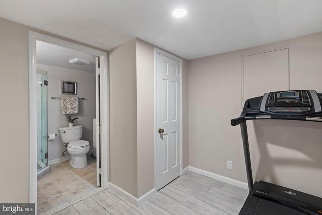 3045 S ABINGDON ST, Arlington, VA 22206