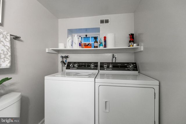 3045 S ABINGDON ST, Arlington, VA 22206