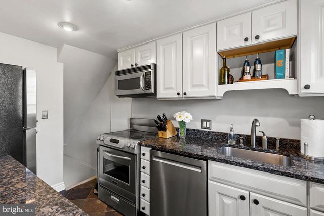 3045 S ABINGDON ST, Arlington, VA 22206