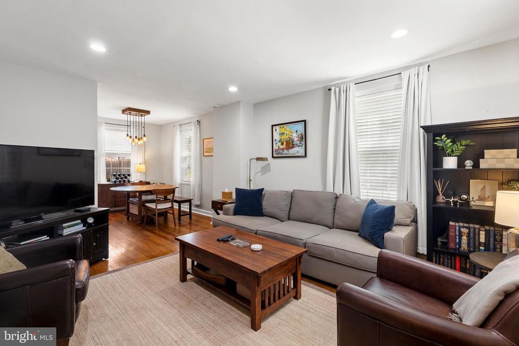 3045 S ABINGDON ST, Arlington, VA 22206