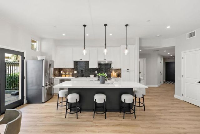 200 Sheridan Avenue 306, Palo Alto, CA 94306