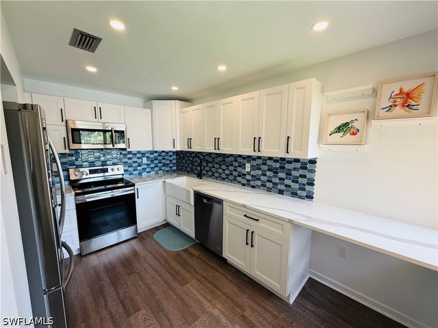 1522 Mainsail DR 4, Naples, FL 34114
