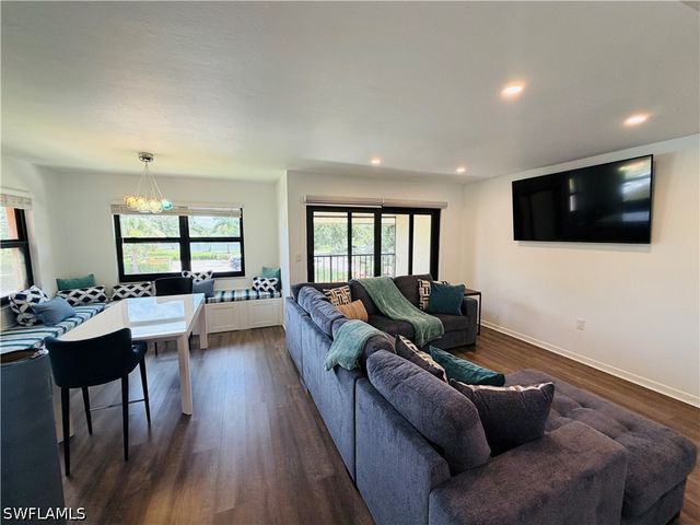1522 Mainsail DR 4, Naples, FL 34114