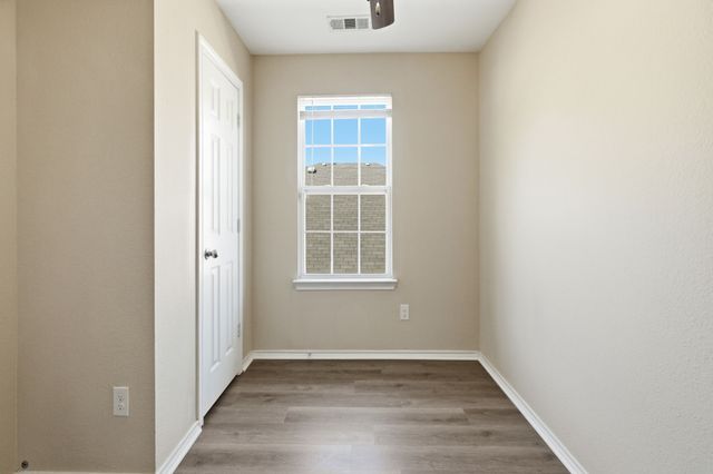 587 Lentisco Drive, Lancaster, TX 75146