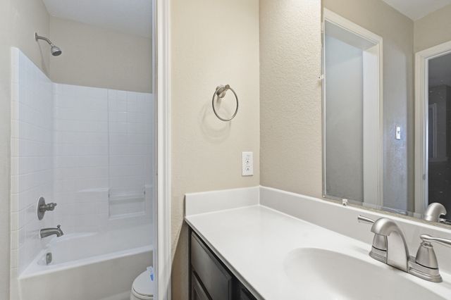 587 Lentisco Drive, Lancaster, TX 75146