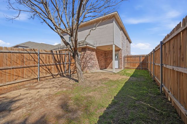 587 Lentisco Drive, Lancaster, TX 75146