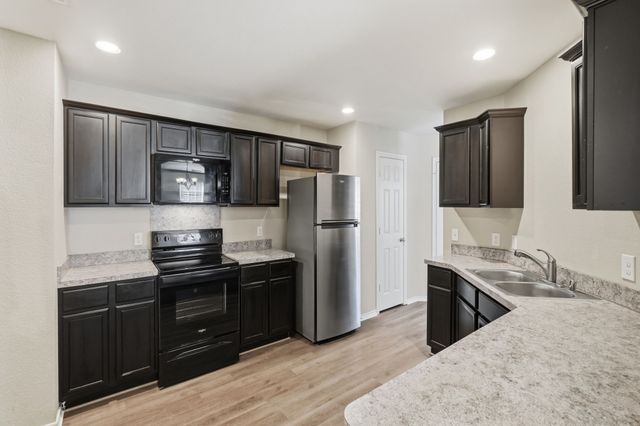 587 Lentisco Drive, Lancaster, TX 75146