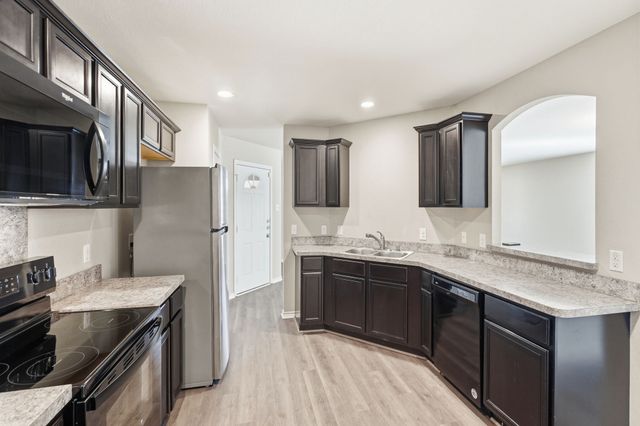 587 Lentisco Drive, Lancaster, TX 75146