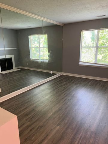 421 Redding Road 57, Lexington, KY 40517