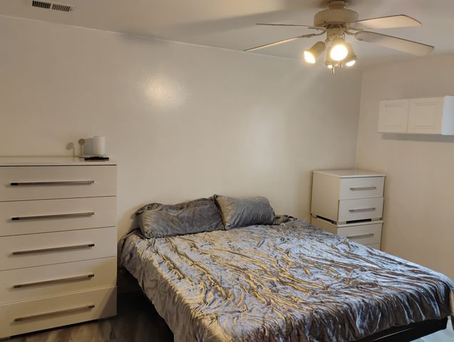 945 Commonwealth Court 4, Vernon Hills, IL 60061