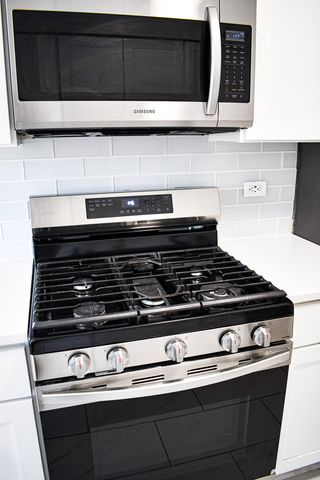 945 Commonwealth Court 4, Vernon Hills, IL 60061