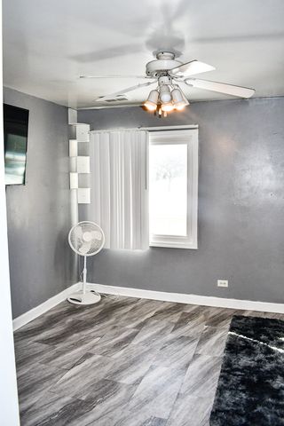 945 Commonwealth Court 4, Vernon Hills, IL 60061