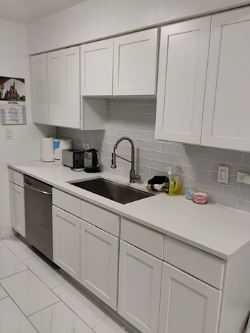 945 Commonwealth Court 4, Vernon Hills, IL 60061