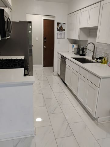 945 Commonwealth Court 4, Vernon Hills, IL 60061