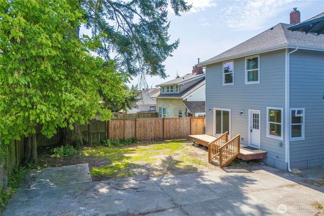 933 S Sprague Avenue, Tacoma, WA 98405