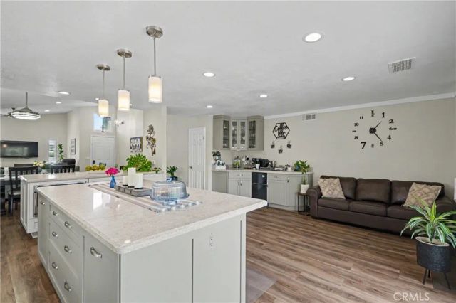 9 Old Wood, Pomona, CA 91766