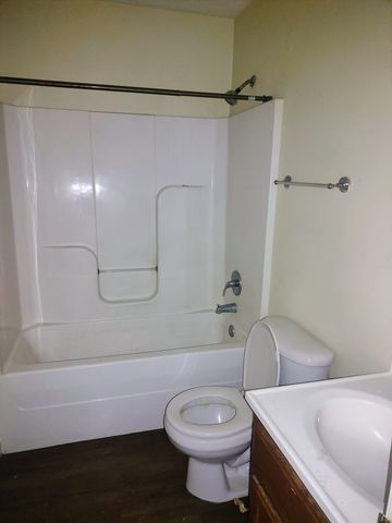 111 Rhea St, Jackson, TN 38301