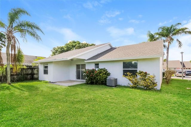 5200 Blueberry Hill Avenue, Lake Worth, FL 33463