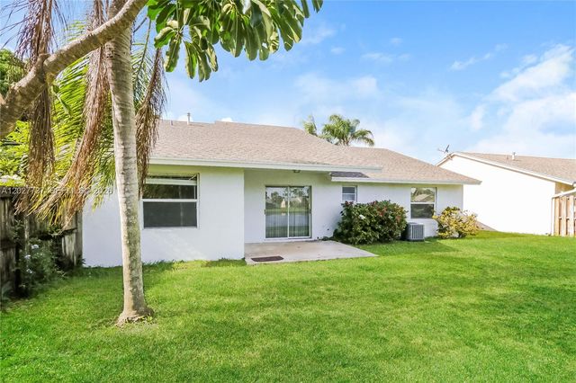 5200 Blueberry Hill Avenue, Lake Worth, FL 33463