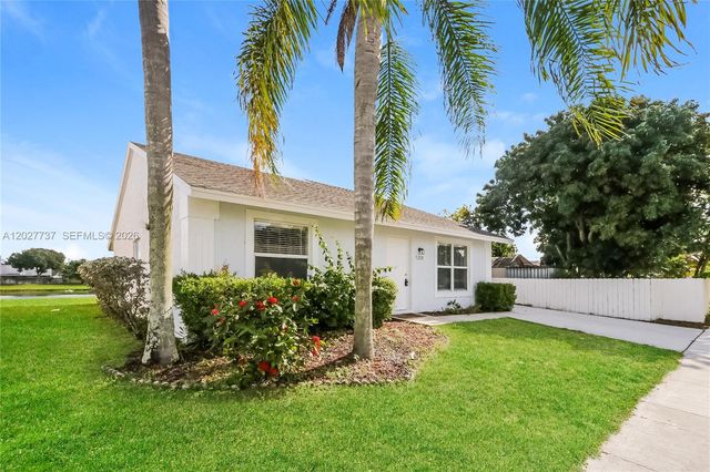 5200 Blueberry Hill Avenue, Lake Worth, FL 33463
