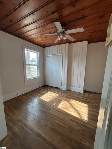 229 Grandview Drive, Spartanburg, SC 29303