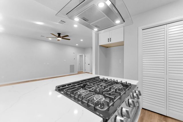 128 E Park Drive, Conroe, TX 77356
