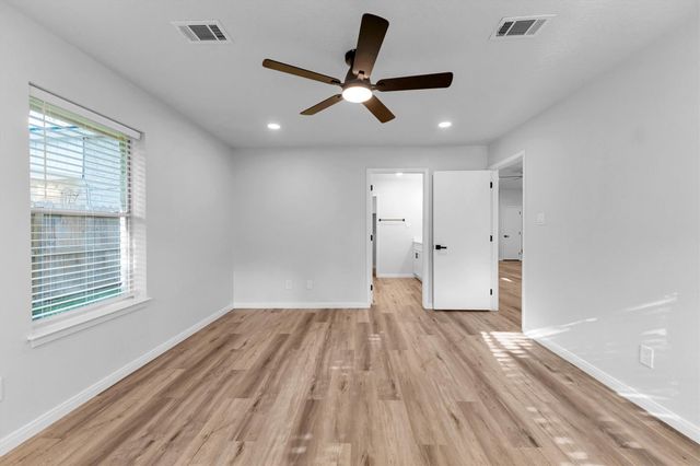 128 E Park Drive, Conroe, TX 77356