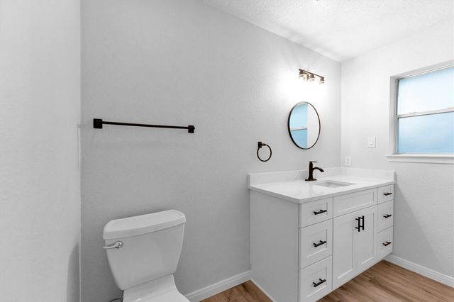 128 E Park Drive, Conroe, TX 77356