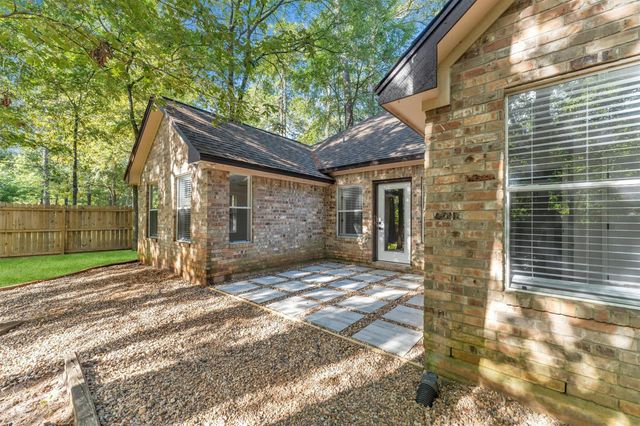 128 E Park Drive, Conroe, TX 77356