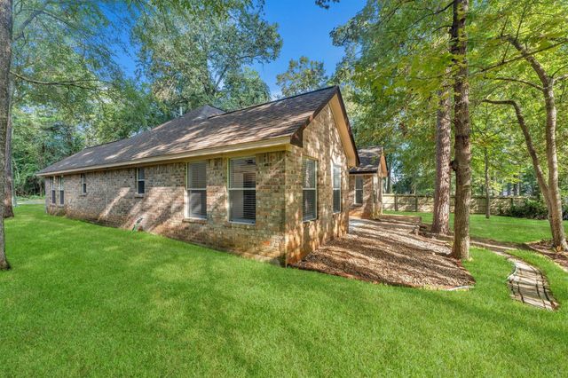 128 E Park Drive, Conroe, TX 77356