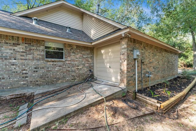 128 E Park Drive, Conroe, TX 77356