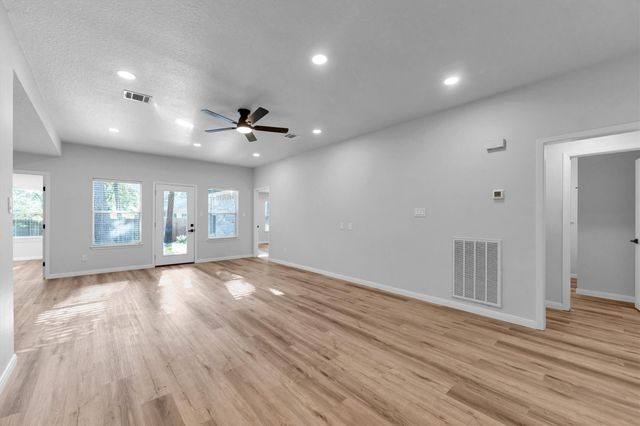 128 E Park Drive, Conroe, TX 77356