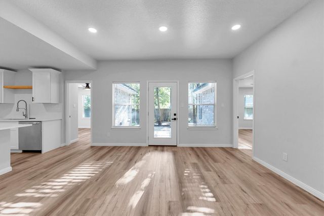 128 E Park Drive, Conroe, TX 77356