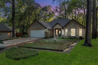 128 E Park Drive, Conroe, TX 77356