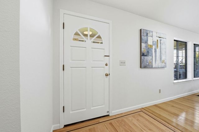 952 Vernie Court, Cupertino, CA 95014