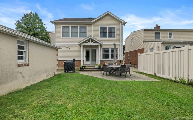 432 Argyle Road, Mineola, NY 11501