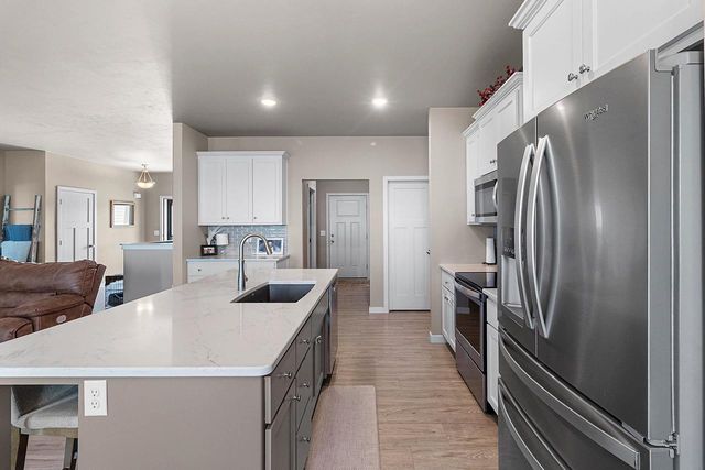 4580 STILLMEADOW CIRCLE, De Pere, WI 54115