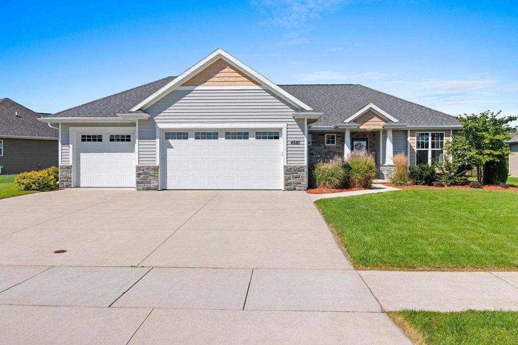4580 STILLMEADOW CIRCLE, De Pere, WI 54115