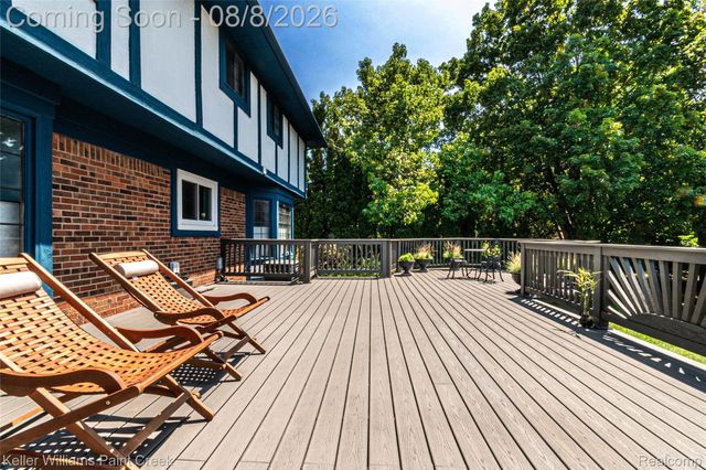 22577 Shadowglen Drive, Farmington Hills, MI 48335