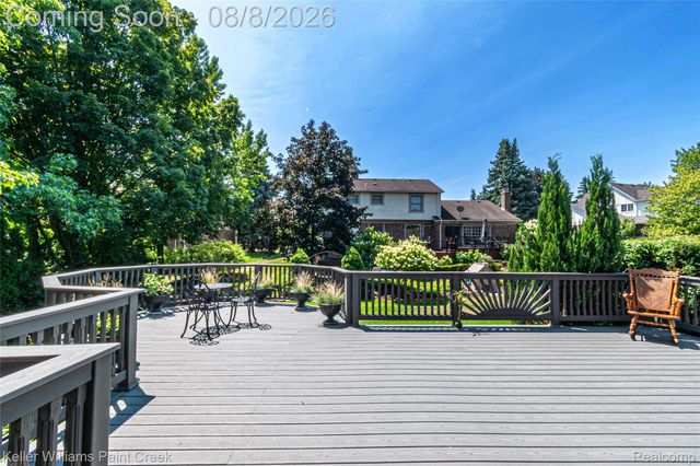 22577 Shadowglen Drive, Farmington Hills, MI 48335