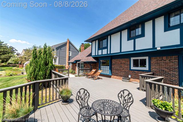 22577 Shadowglen Drive, Farmington Hills, MI 48335
