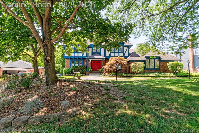 22577 Shadowglen Drive, Farmington Hills, MI 48335