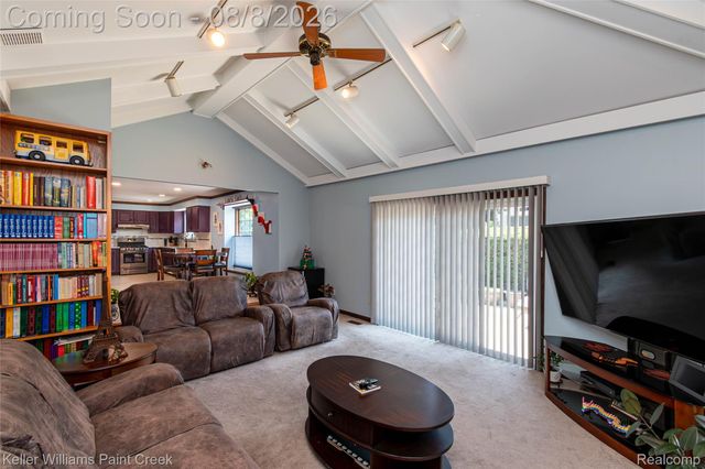 22577 Shadowglen Drive, Farmington Hills, MI 48335