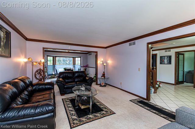 22577 Shadowglen Drive, Farmington Hills, MI 48335