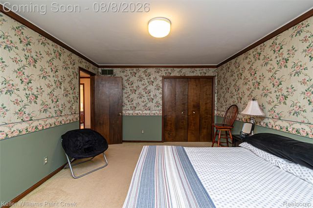 22577 Shadowglen Drive, Farmington Hills, MI 48335